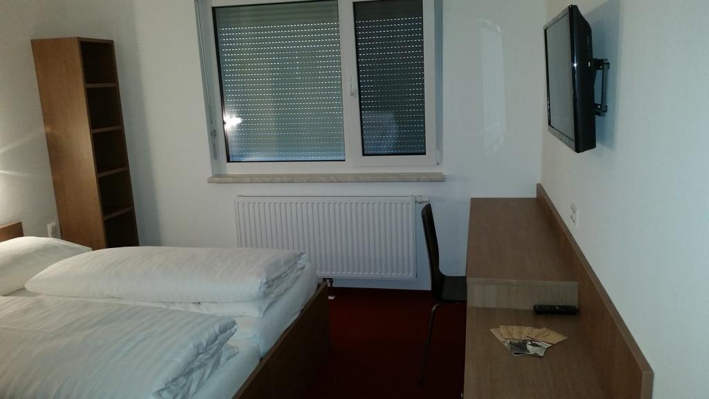 Fairsleep Motel Hainburg Hainburg an der Donau Exteriör bild