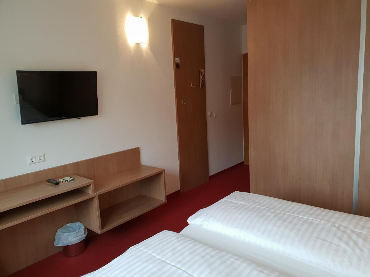Fairsleep Motel Hainburg Hainburg an der Donau Exteriör bild